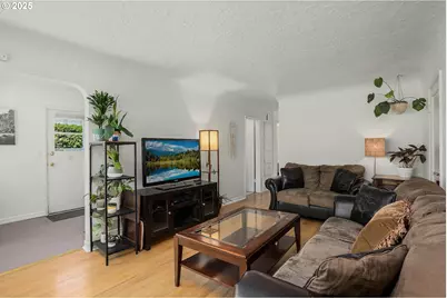 5325/5327 NE Davis St, Portland, OR 97213 - Photo 3