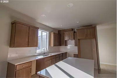 2294 SW Wallula Ln, Gresham, OR 97080 - Photo 9