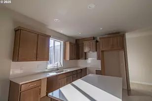 2294 SW Wallula Ln, Gresham, OR 97080 - Photo 9