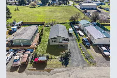 644 Main St, Yoncalla, OR 97499 - Photo 7
