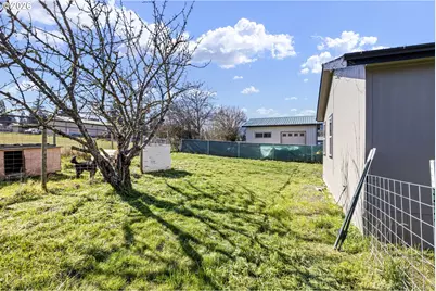 644 Main St, Yoncalla, OR 97499 - Photo 15