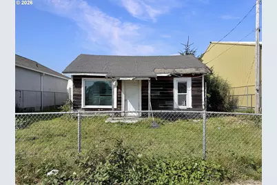 636 Hemlock St, Brookings, OR 97415 - Photo 1
