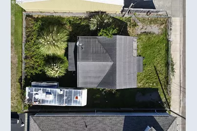 636 Hemlock St, Brookings, OR 97415 - Photo 21