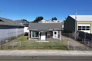636 Hemlock St, Brookings, OR 97415 - Photo 13