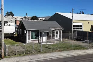 636 Hemlock St, Brookings, OR 97415 - Photo 9