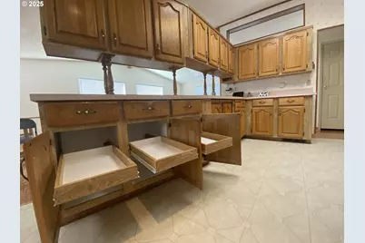 98609 Camellia Dr, Brookings, OR 97415 - Photo 29