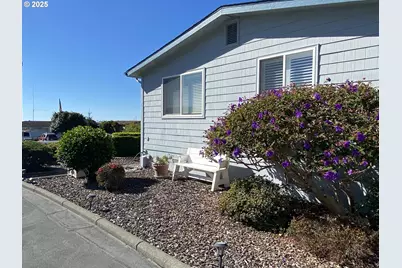 98609 Camellia Dr, Brookings, OR 97415 - Photo 5