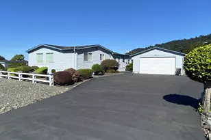 98609 Camellia Dr, Brookings, OR 97415 - Photo 47