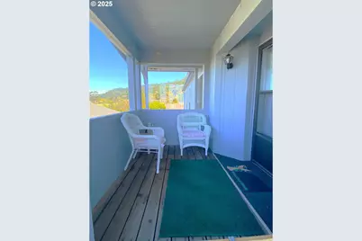 98609 Camellia Dr, Brookings, OR 97415 - Photo 19