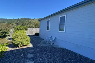 98609 Camellia Dr, Brookings, OR 97415 - Photo 13