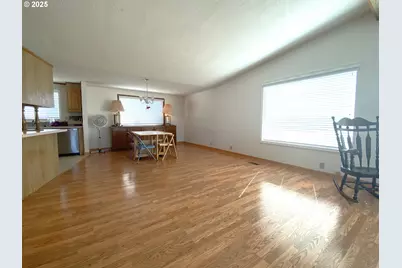 98609 Camellia Dr, Brookings, OR 97415 - Photo 31