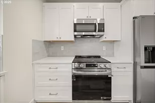 12300 Meadowlawn Dr, Oregon City, OR 97045 - Photo 11