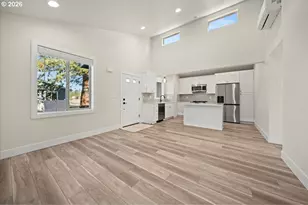 12300 Meadowlawn Dr, Oregon City, OR 97045 - Photo 5