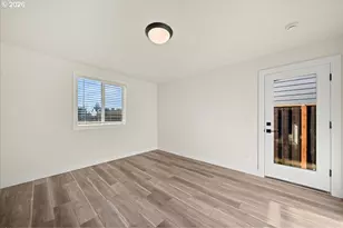 12300 Meadowlawn Dr, Oregon City, OR 97045 - Photo 17