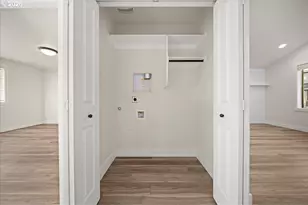 12300 Meadowlawn Dr, Oregon City, OR 97045 - Photo 31