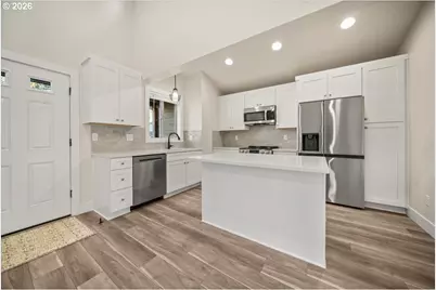 12300 Meadowlawn Dr, Oregon City, OR 97045 - Photo 7