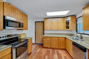 17243 SE Oatfield Rd, Milwaukie, OR 97267 - Photo 11