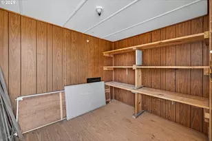 1384 SE Akins Dr, Prineville, OR 97754 - Photo 25