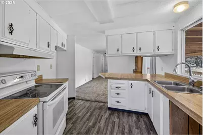 1384 SE Akins Dr, Prineville, OR 97754 - Photo 11