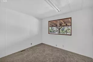 1384 SE Akins Dr, Prineville, OR 97754 - Photo 13