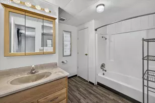 1384 SE Akins Dr, Prineville, OR 97754 - Photo 21