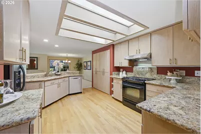 880 Spyglass Dr, Eugene, OR 97401 - Photo 13