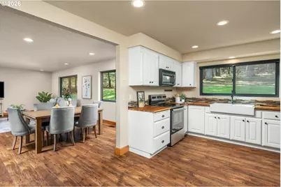 19420 NE Vista Hill Dr, Hillsboro, OR 97123 - Photo 17