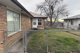 805 SE 6th St, Pendleton, OR 97801 - Photo 3