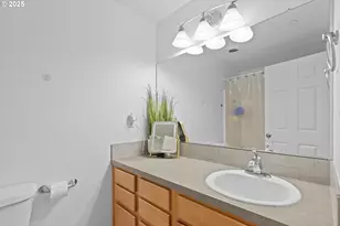 132 SE 119th Ave, Portland, OR 97216 - Photo 9