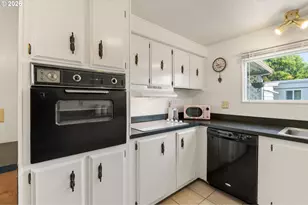 1199 N Terry St, Eugene, OR 97402 - Photo 11