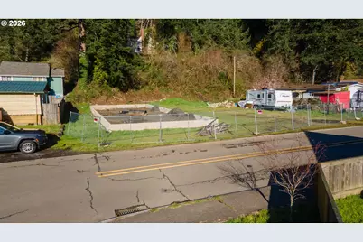 1103 NW A St, Toledo, OR 97391 - Photo 9