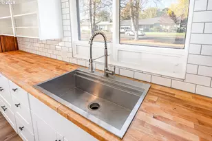 1090 Nyssa St, Junction City, OR 97448 - Photo 11