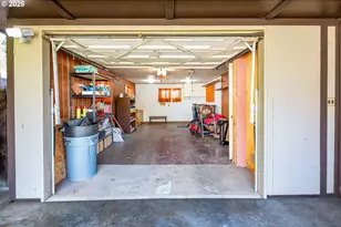 1090 Nyssa St, Junction City, OR 97448 - Photo 31