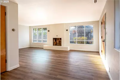 1090 Nyssa St, Junction City, OR 97448 - Photo 13