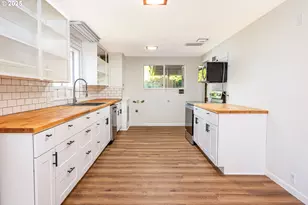 1090 Nyssa St, Junction City, OR 97448 - Photo 9