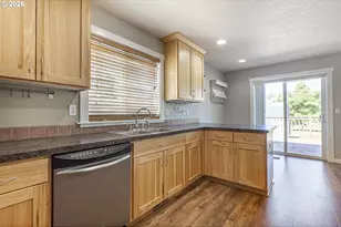 1819 N Main St, Newberg, OR 97132 - Photo 9