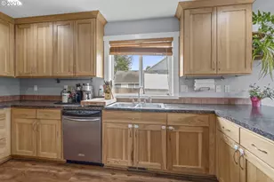 1819 N Main St, Newberg, OR 97132 - Photo 11