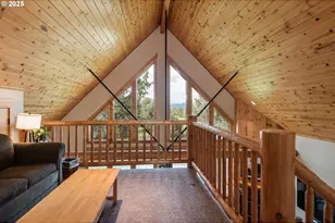 8825 SW Canyon Wren Ct, Redmond, OR 97756 - Photo 15