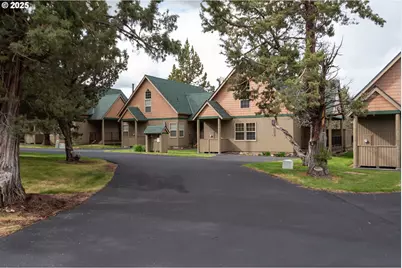 8825 SW Canyon Wren Ct, Redmond, OR 97756 - Photo 1