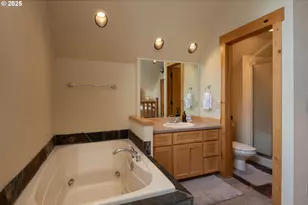 8825 SW Canyon Wren Ct, Redmond, OR 97756 - Photo 19