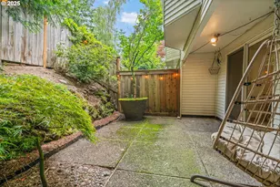 6535 SW Canyon Ct, Portland, OR 97225 - Photo 25