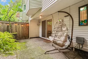 6535 SW Canyon Ct, Portland, OR 97225 - Photo 23