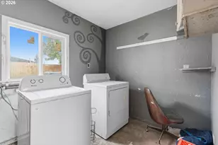 711 W Grant St, Lebanon, OR 97355 - Photo 29