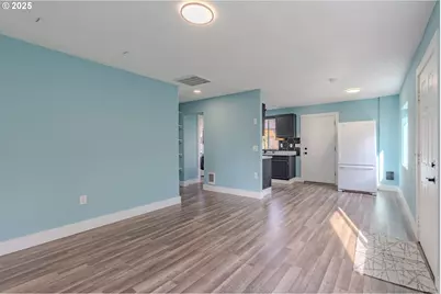 1014 W 38th St, Vancouver, WA 98660 - Photo 5