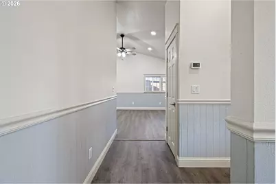 280 Roan Dr, Eugene, OR 97401 - Photo 17
