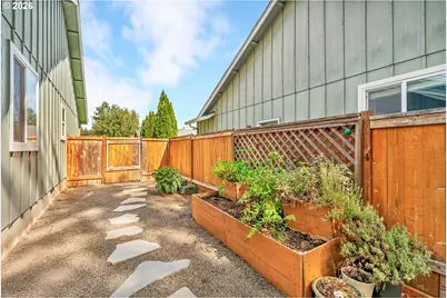 25252 Corky Ln, Veneta, OR 97487 - Photo 27