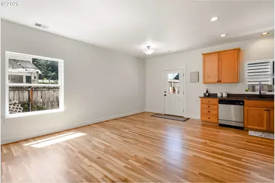 2605 SE 105th Ave, Portland, OR 97266 - Photo 5