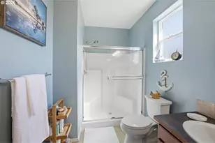1798 S 57th Pl, Springfield, OR 97478 - Photo 23