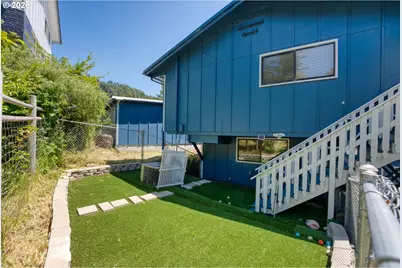 29790 Hound Dog Rd, Gold Beach, OR 97444 - Photo 37