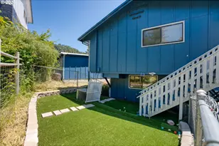 29790 Hound Dog Rd, Gold Beach, OR 97444 - Photo 37